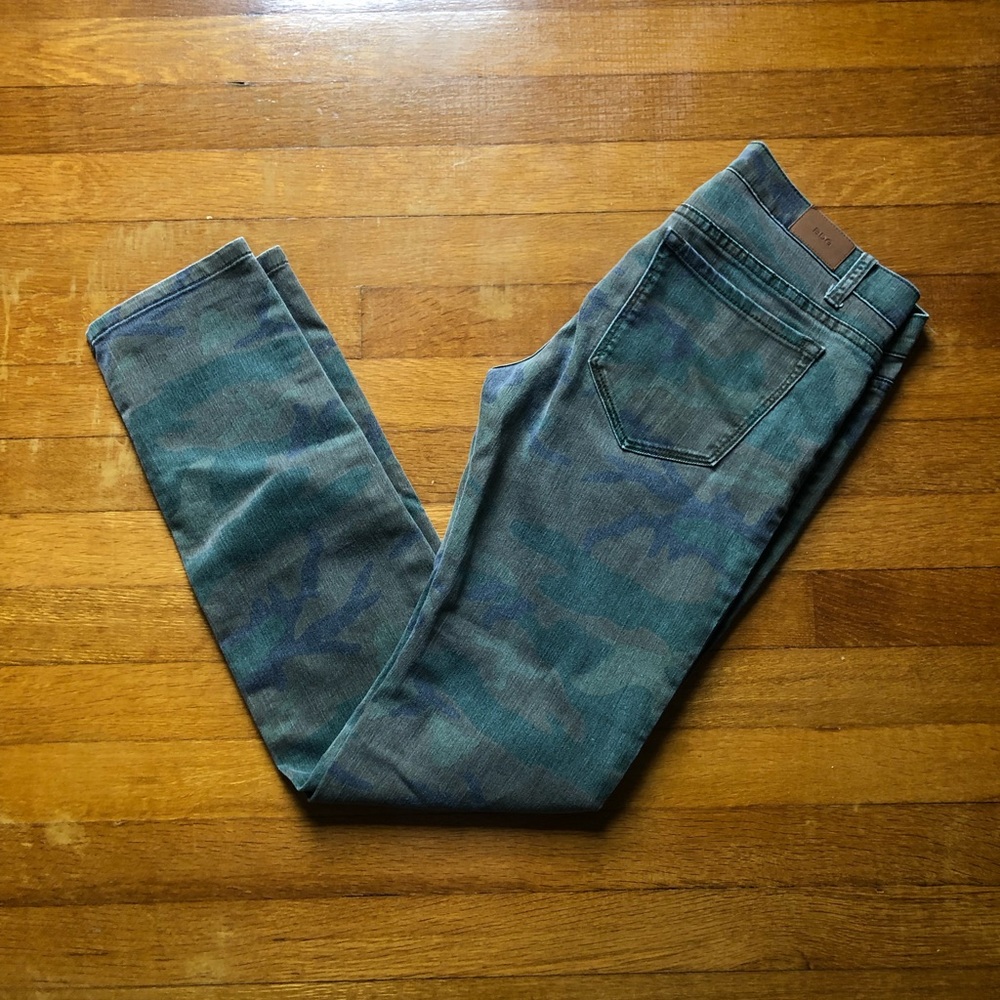 BDG Camo Skinny Jeans, size 28